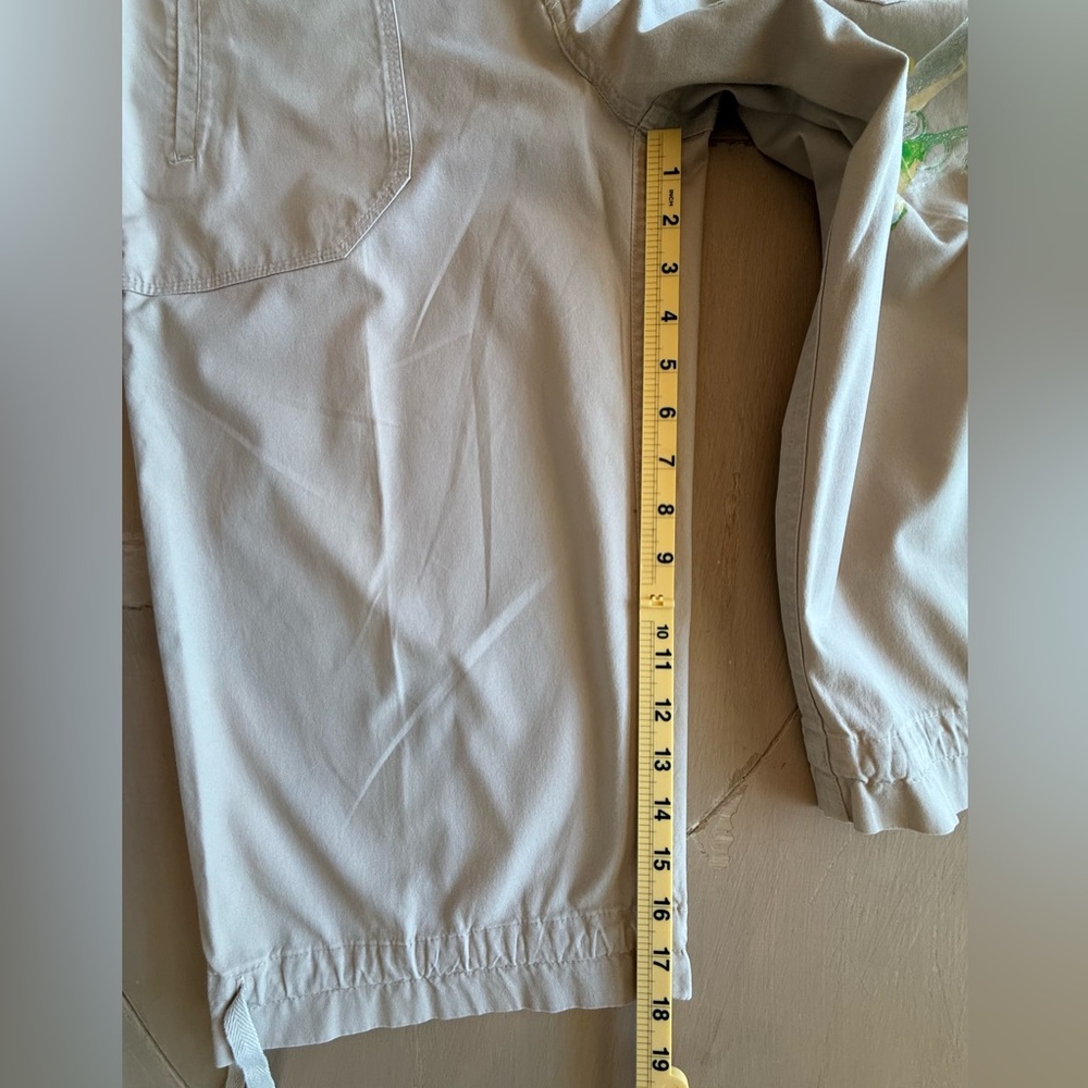 Disney Beige Capri Pants with Tinker Bell - Picture 6 of 7